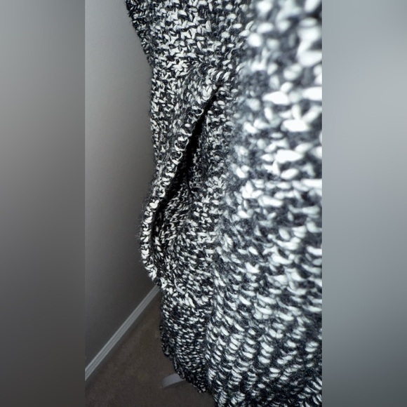 Isaac Mizrahi Black and White Marled Open Cardigan. Mid-Length w Belt Loops - Picture 5 of 7